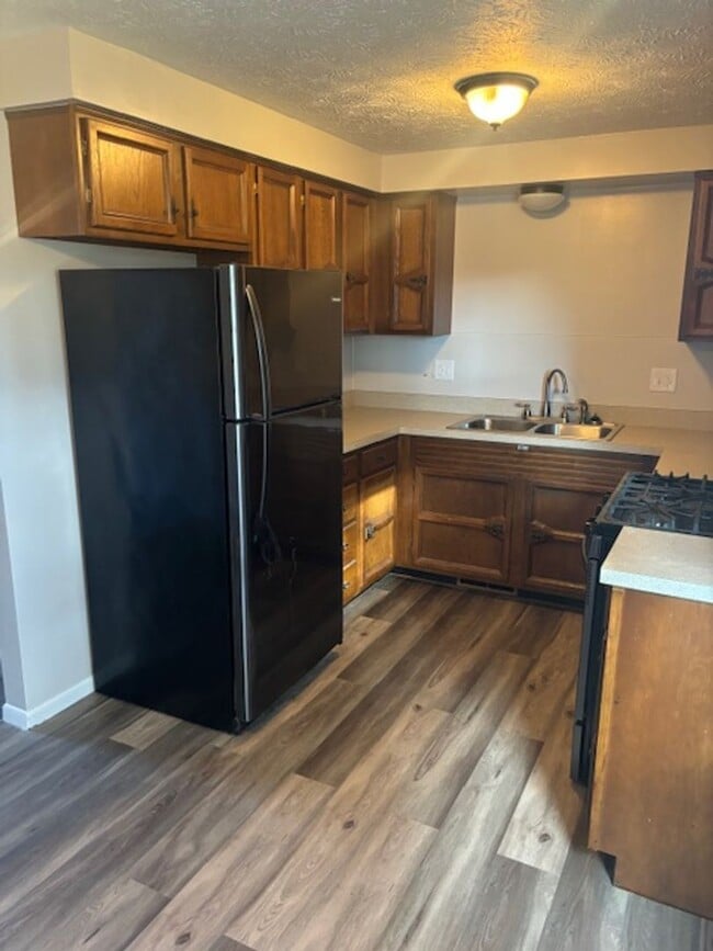 1606-1608 Clearbrook Rd NW in Massillon, OH - Building Photo - Building Photo