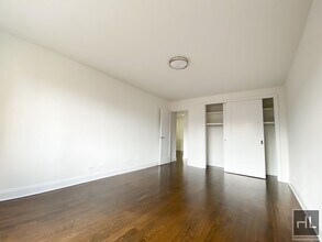 E 16 ST in New York, NY - Building Photo - Building Photo