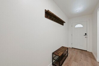 7004 Ashen Ln in Austin, TX - Building Photo - Building Photo