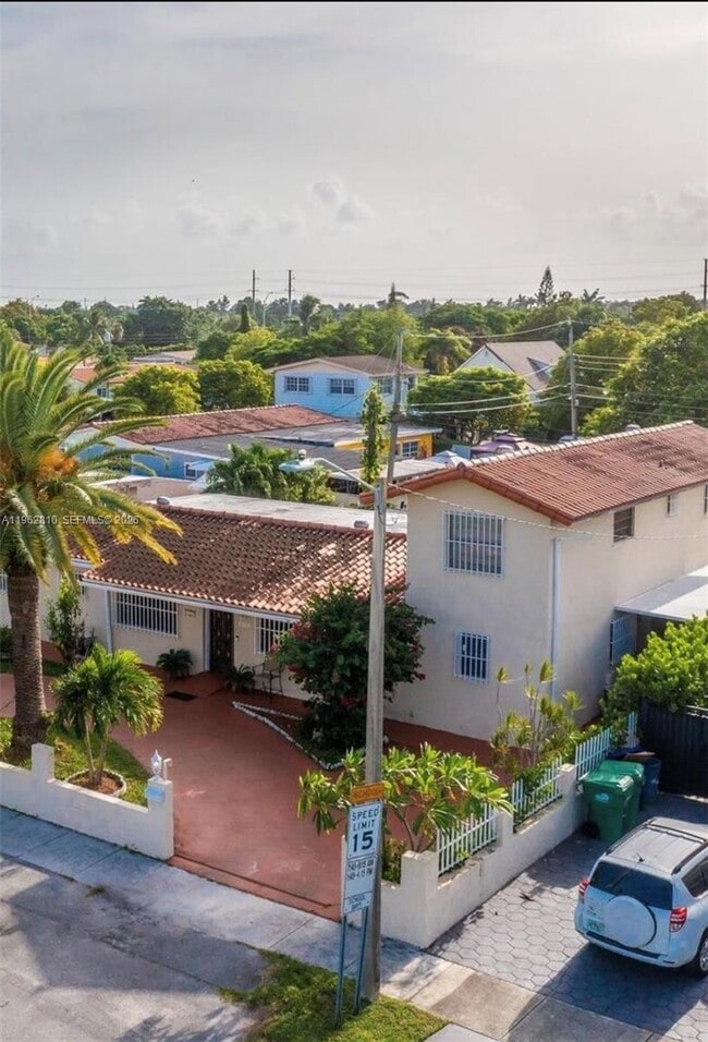 2820 SW 95th Ave in Miami, FL - Building Photo - Building Photo
