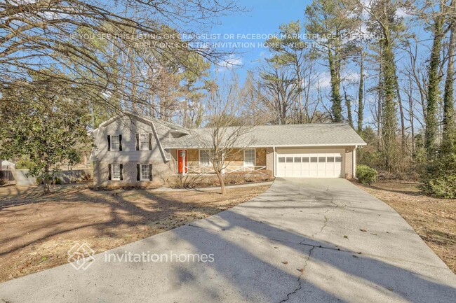 2400 Lansdowne Ct NW
