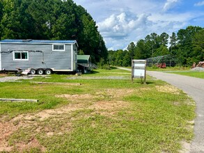 225 Burle Rd in Carthage, NC - Building Photo - Building Photo