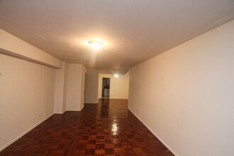 157e E 57th St in New York, NY - Building Photo - Building Photo
