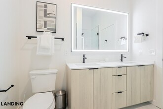 2623 Keene St, Unit 337 in Houston, TX - Building Photo - Building Photo