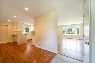 7903 Esther Dr in Oxon Hill, MD - Building Photo - Building Photo
