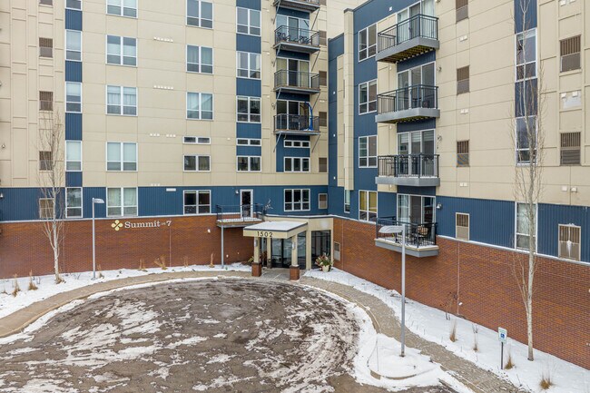 The Summit on 7 in Hopkins, MN - Building Photo - Building Photo