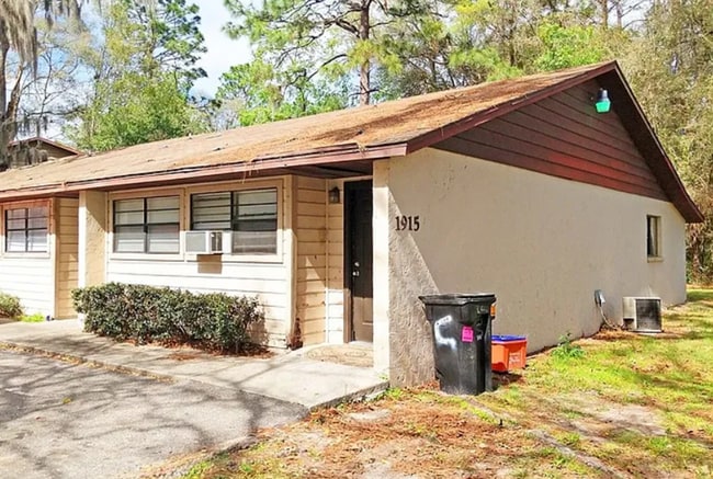 property at 1915 SW 70th Terrace