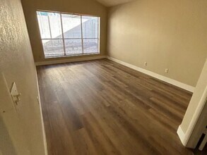 518 E Wescott Dr in Phoenix, AZ - Building Photo - Building Photo