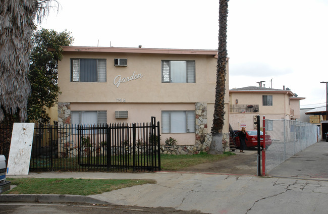 Garden Apartments in Van Nuys, CA - Building Photo - Building Photo