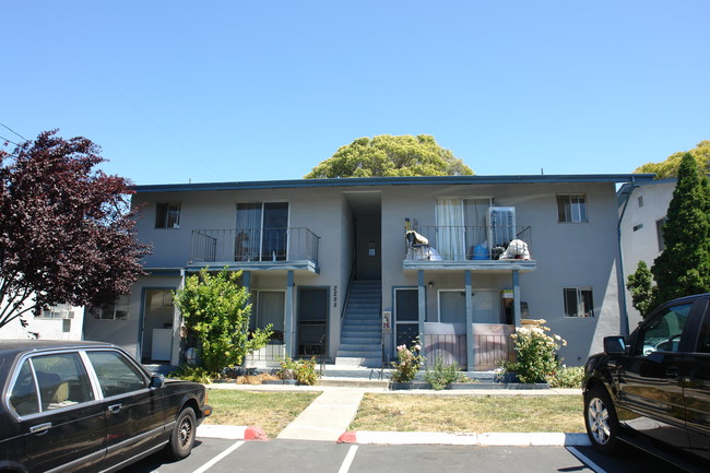 2288 Los Padres Blvd in Santa Clara, CA - Foto de edificio - Building Photo