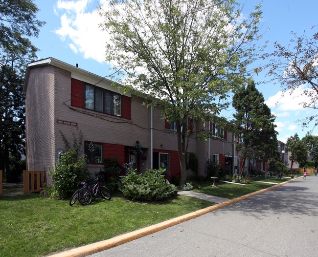 2014 Martin Grove Rd in Toronto, ON - Building Photo - Building Photo