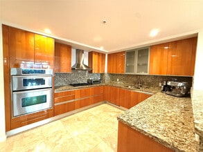 45 Hendricks Isle in Fort Lauderdale, FL - Foto de edificio - Building Photo