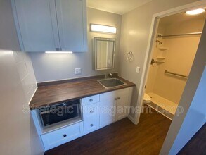 1301 Lusitana St in Honolulu, HI - Building Photo - Building Photo