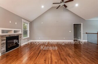4766 Lakecrest Dr in Shawnee, KS - Building Photo - Building Photo