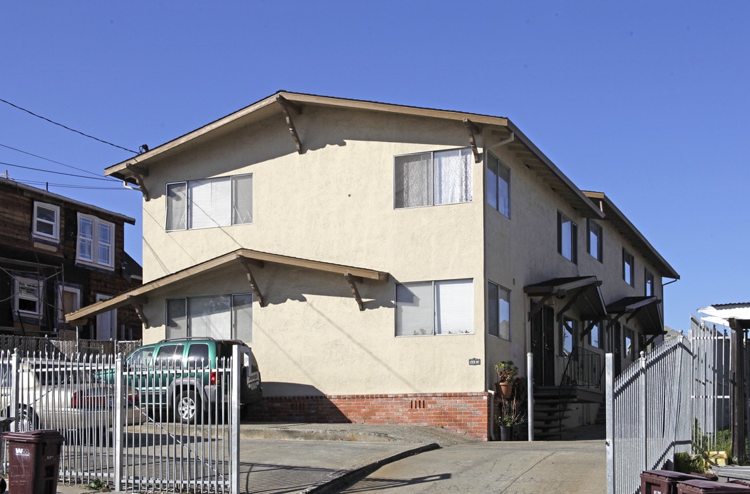 2225 48th Ave in Oakland, CA - Building Photo