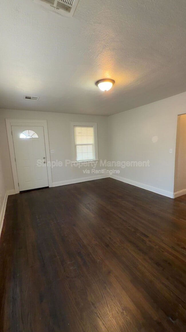 944 East Dr in Oklahoma City, OK - Building Photo - Building Photo