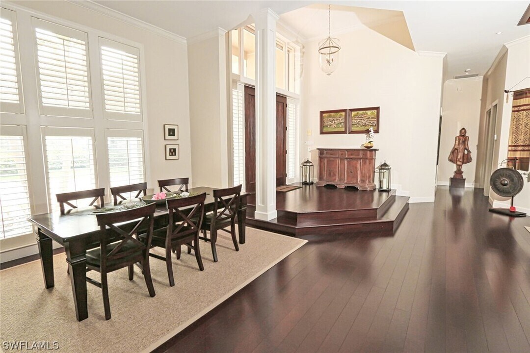 6967 Green Tree Dr in Naples, FL - Building Photo