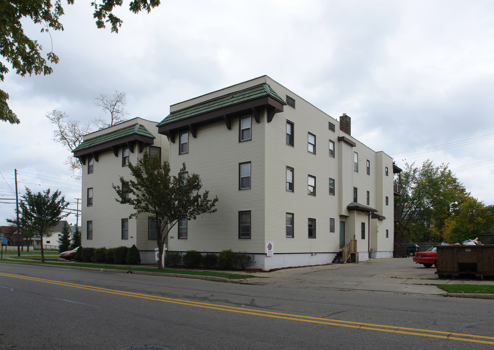 303-305 First St in Jackson, MI - Building Photo