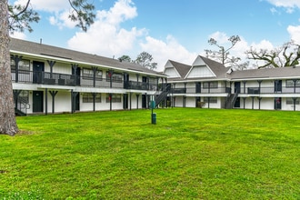 Canterbury House Apartments in Houma, LA - Building Photo - Building Photo
