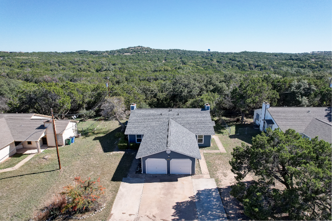 5507 Thunderbird St in Lago Vista, TX - Building Photo - Building Photo