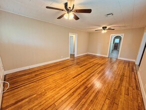 907 Mill St in Lake Charles, LA - Building Photo - Building Photo