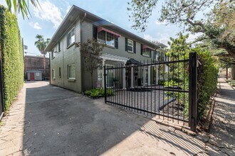 210 Emerson St in Houston, TX - Foto de edificio - Building Photo