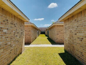 1303 E Coyote St in Pharr, TX - Building Photo - Building Photo