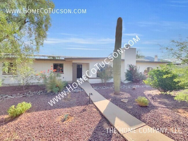 8628 N Placita Del Cardo in Tucson, AZ - Building Photo - Building Photo
