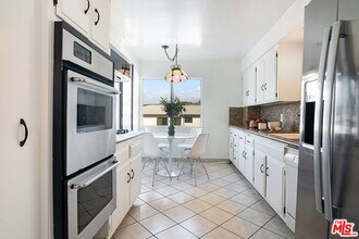 344 S Doheny Dr in Beverly Hills, CA - Building Photo - Building Photo