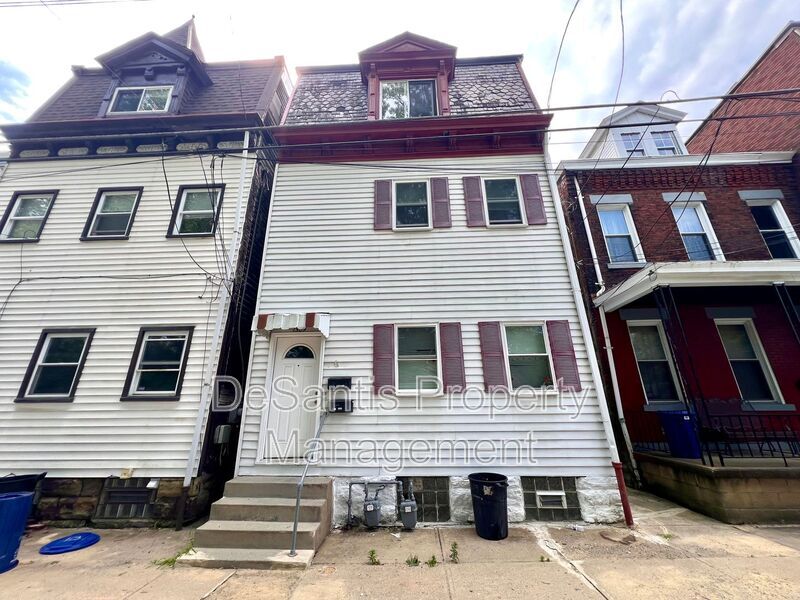 1509 Hatteras St in Pittsburgh, PA - Building Photo
