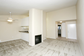 Vista Del Lago in Santa Clara, CA - Building Photo - Interior Photo