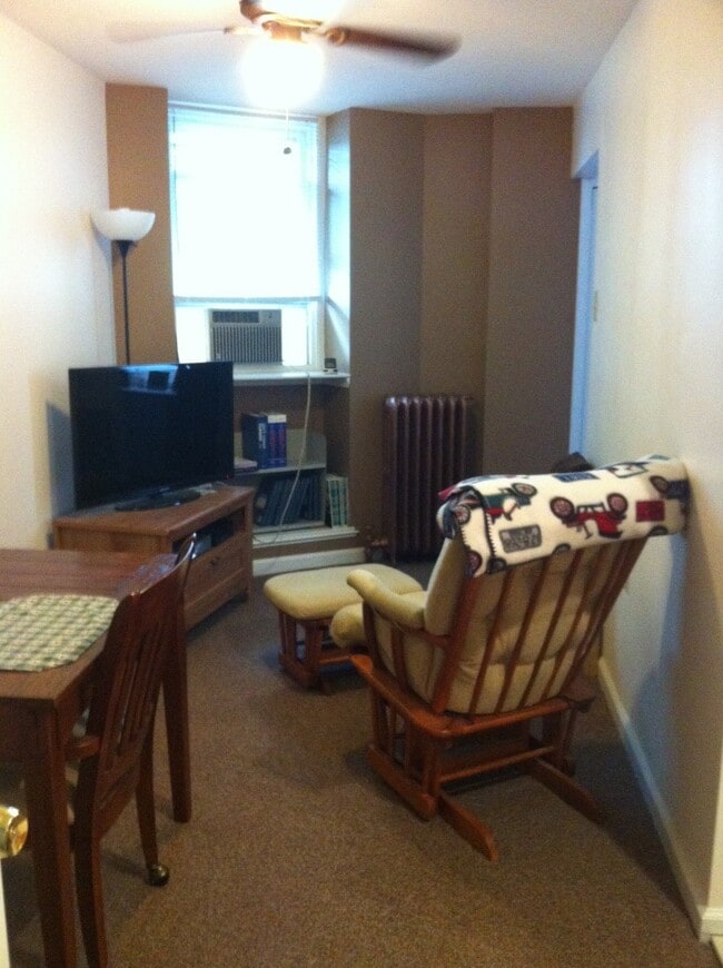 266 Shelmire St, Unit 6 in Jenkintown, PA - Building Photo - Building Photo