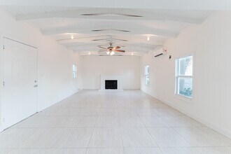 364 E Palmetto Park Rd in Boca Raton, FL - Foto de edificio - Building Photo