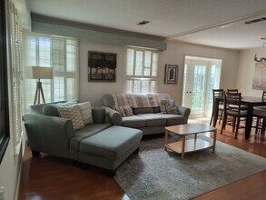 171 St Charles Ave in Biloxi, MS - Building Photo - Building Photo