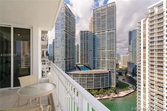 801 Brickell Key Blvd-Unit -2712 in Miami, FL - Building Photo - Building Photo