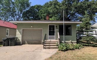 1264 Flower Ave in Muskegon, MI - Building Photo