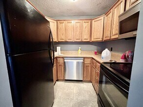 4524 Holly St in Kansas City, MO - Building Photo - Building Photo