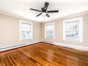 38 Cabot St, Unit 2 in Beverly, MA - Building Photo - Building Photo