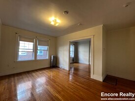 157 Summer St in Somerville, MA - Building Photo