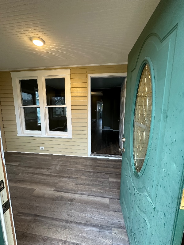 109 Kendall Ave S in Thief River Falls, MN - Building Photo - Building Photo