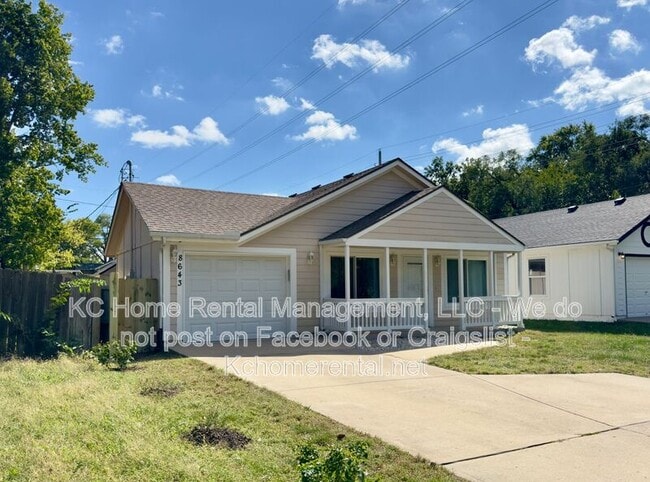 8643 Melrose St in Overland Park, KS - Foto de edificio - Building Photo