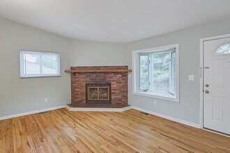 1520 Las Vegas Dr in Ann Arbor, MI - Building Photo - Building Photo