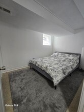 5255 N Mobile Ave, Unit 1 in Chicago, IL - Foto de edificio - Building Photo