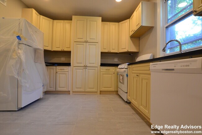 5 Eleanor St in Boston, MA - Building Photo - Building Photo