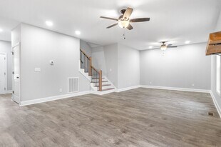 2129 Powell Rd in Clarksville, TN - Building Photo