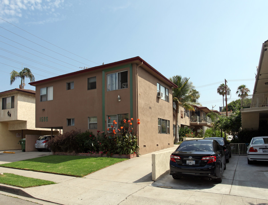 1506 Barry Ave in Los Angeles, CA - Building Photo