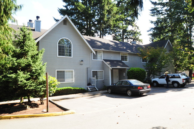 Village Townhouses in Lynnwood, WA - Building Photo - Building Photo