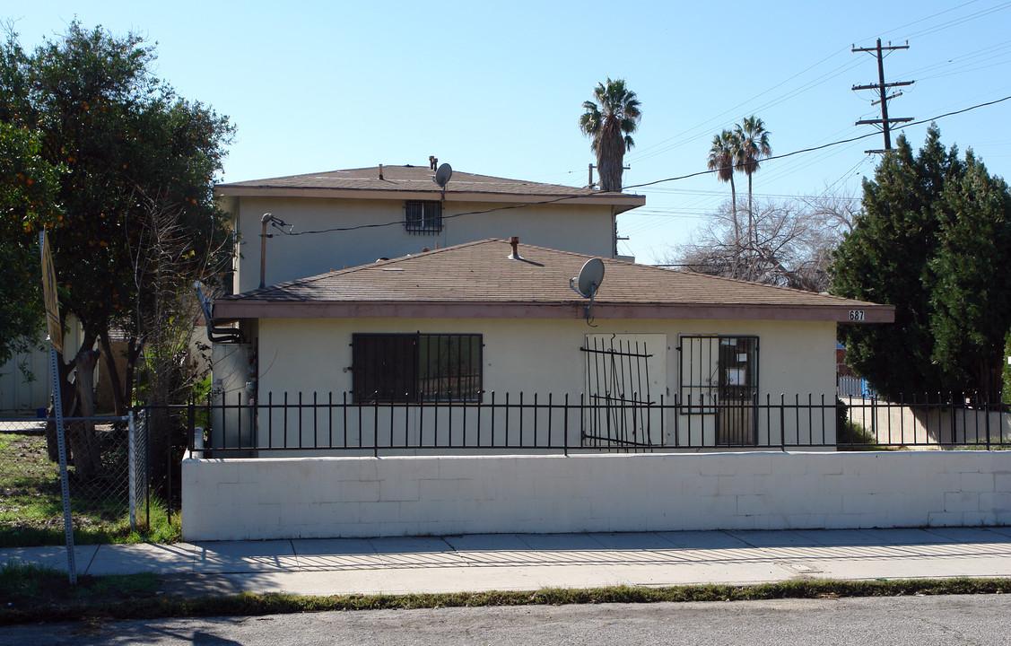 687 W 17th St in San Bernardino, CA - Building Photo