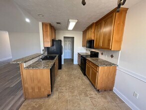 8037 Garrett Pines Dr in Columbus, GA - Building Photo - Building Photo