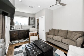 1608 W Webster St in Houston, TX - Building Photo - Building Photo